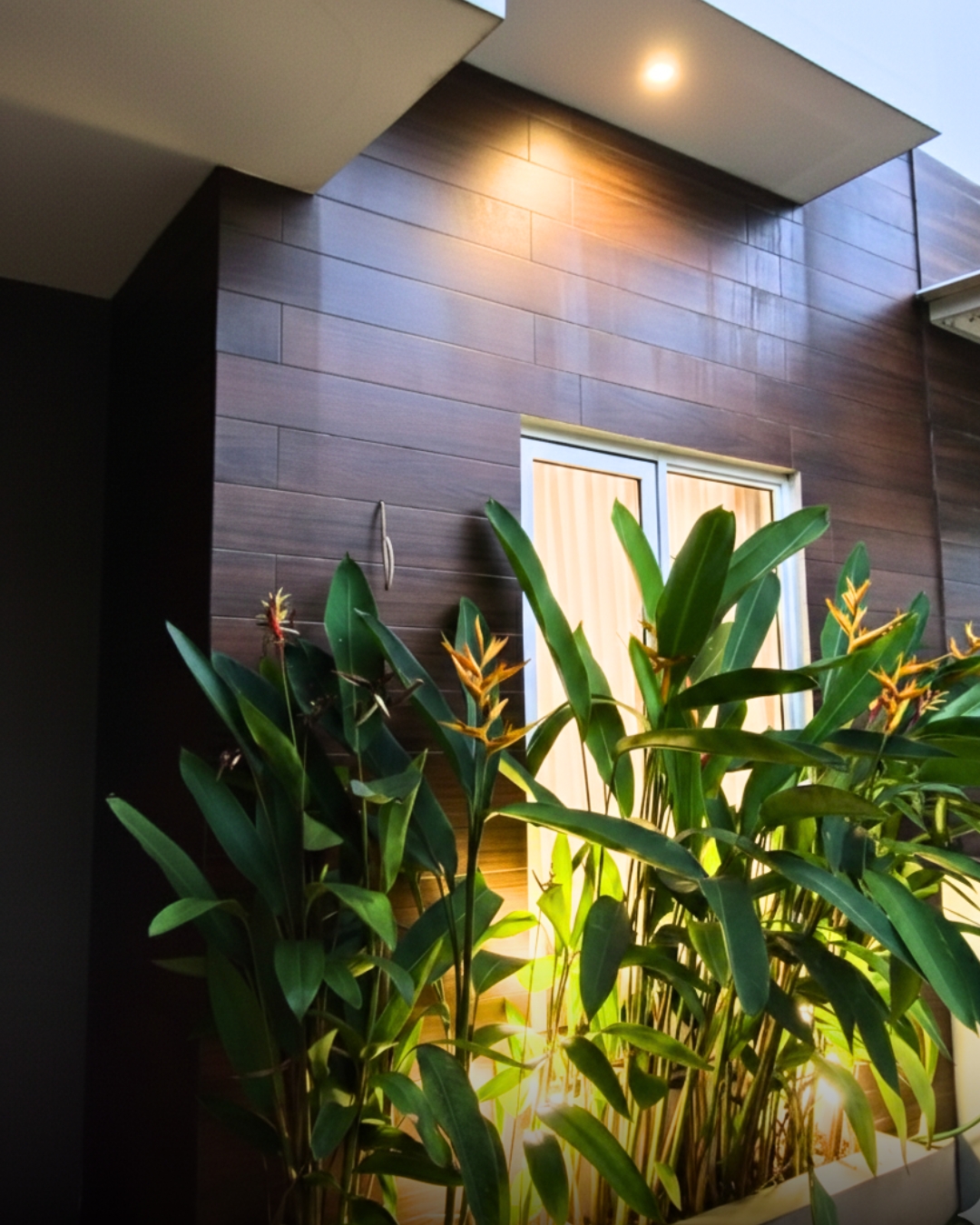 boutique-real-estates-developer-rumah-2-lantai-properties-gambar-rumah-minimalis-terbaru-design-rumah-minimalis-terbaru-modern-houses-bumihomey-bumi-amethyst-planter-box-design