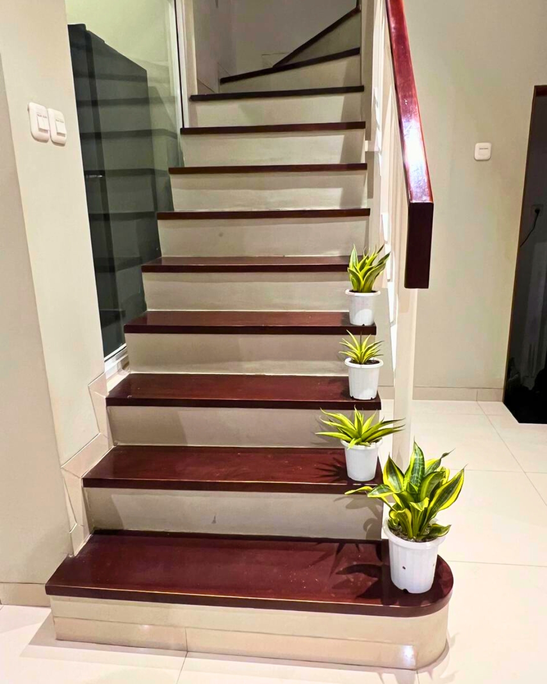 boutique-real-estates-developer-rumah-2-lantai-properties-gambar-rumah-minimalis-terbaru-design-rumah-minimalis-terbaru-modern-houses-bumihomey-bumi-amethyst-stair-design