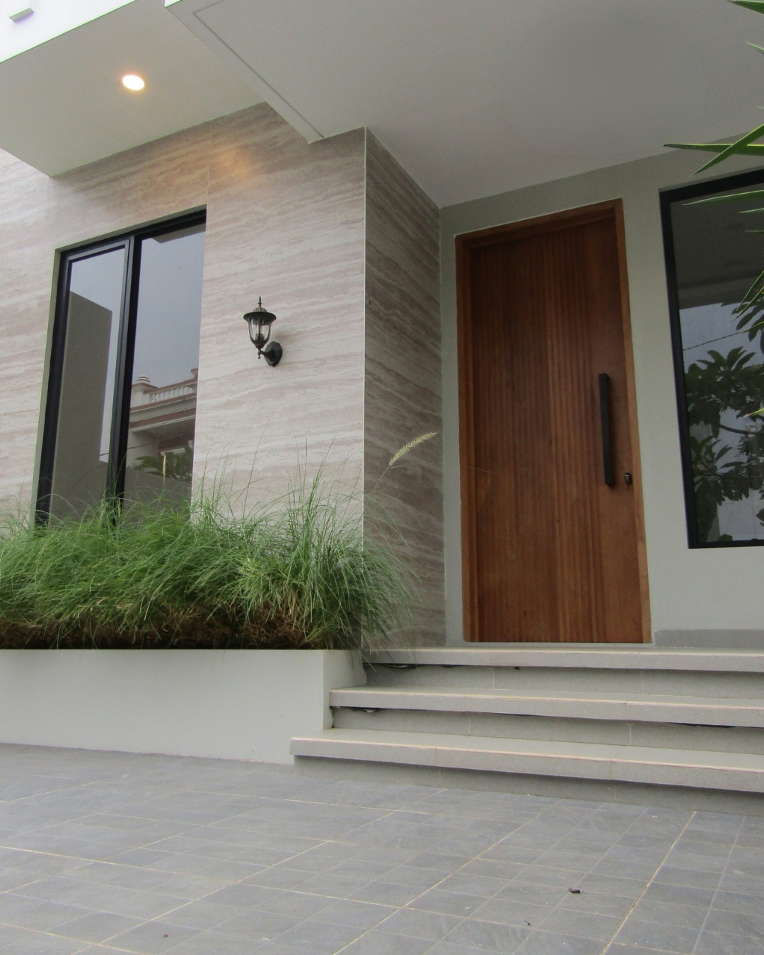 boutique-real-estates-developer-rumah-2-lantai-properties-gambar-rumah-minimalis-terbaru-design-rumah-minimalis-terbaru-modern-houses-bumihomey-bumi-azurite-viola-carport-design