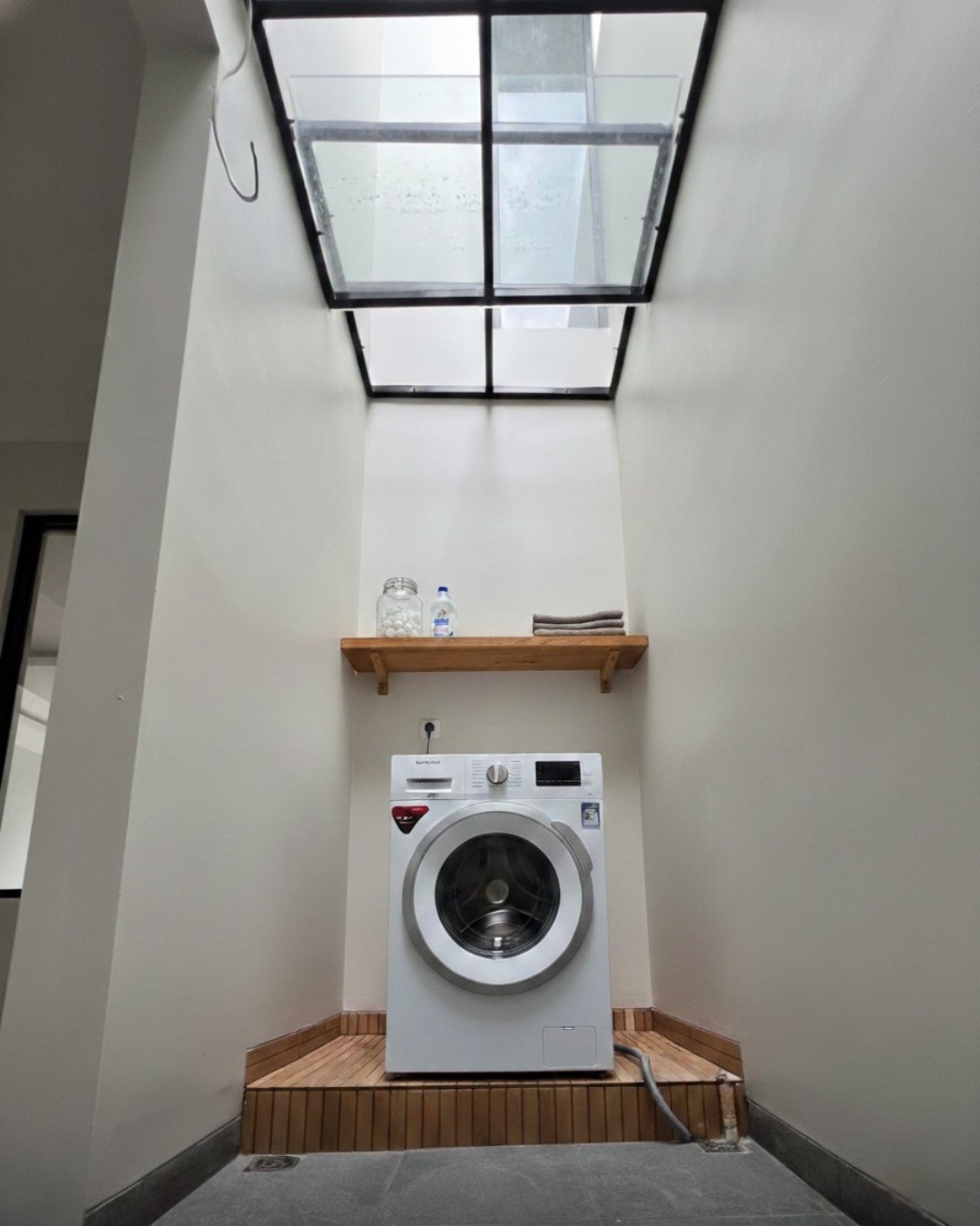 boutique-real-estates-developer-rumah-2-lantai-properties-gambar-rumah-minimalis-terbaru-design-rumah-minimalis-terbaru-modern-houses-bumihomey-bumi-azurite-viola-laundry-design