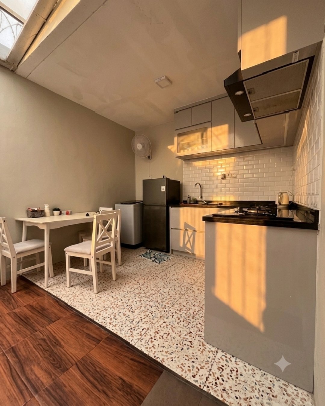 the-boutique-developer-bumihomey-boutique-real-estate-developer-indonesia-rumah-homey-2-lantai-the-clover-bumi-alexandrite-jatiasih-bekasi-kitchen