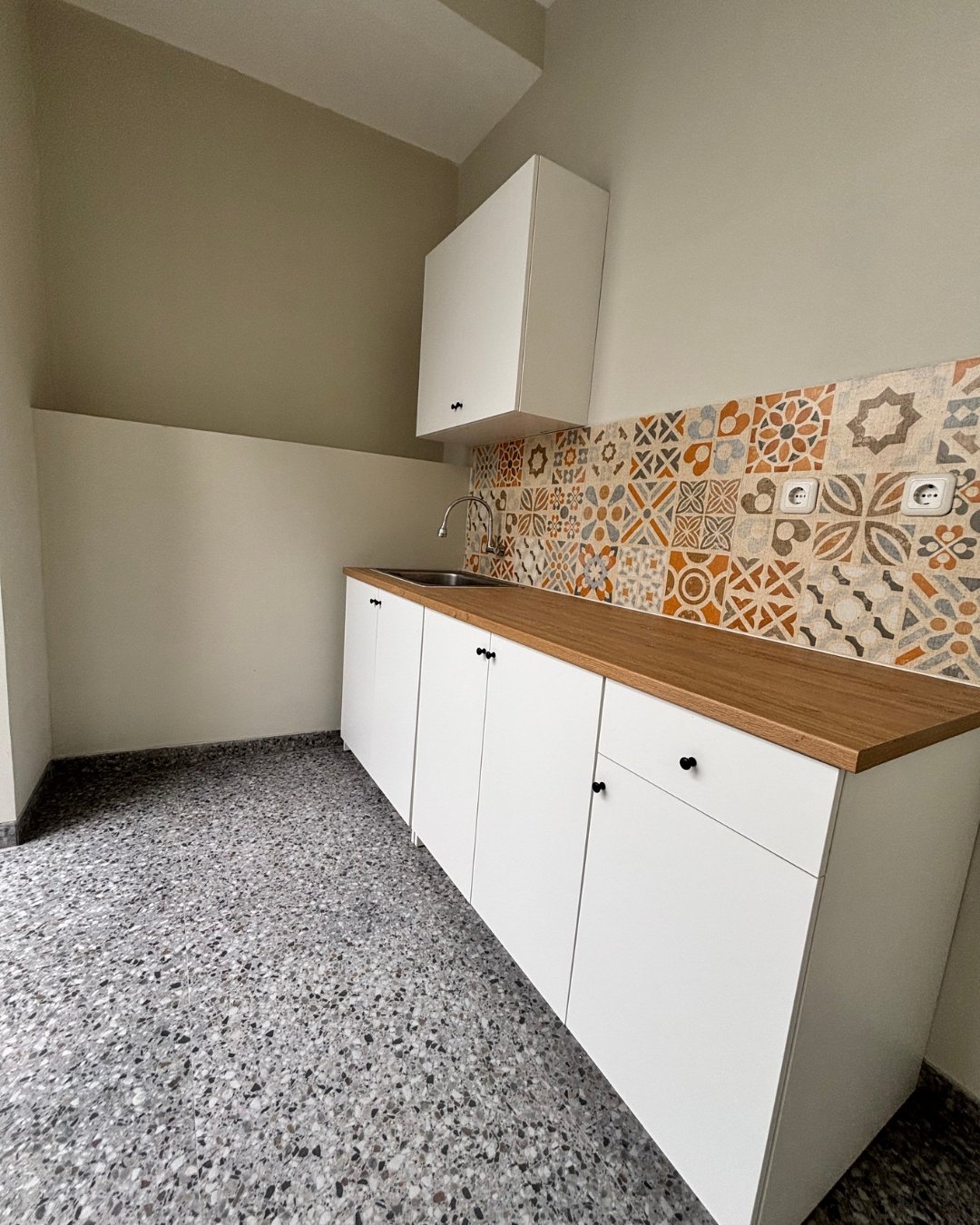 the-boutique-developer-bumihomey-boutique-real-estate-developer-indonesia-rumah-homey-2-lantai-the-iris-bumi-azurite-kitchen